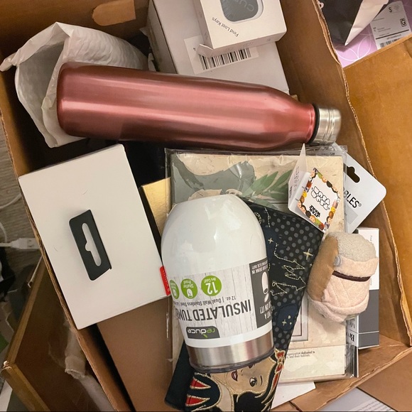 Mystery item box - Picture 2 of 2